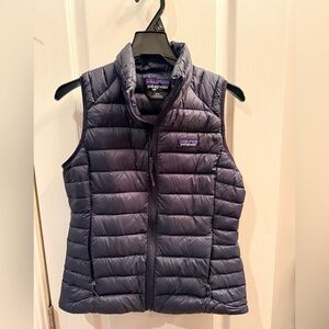 Patagonia Women's Black Puffer Vest. Size small